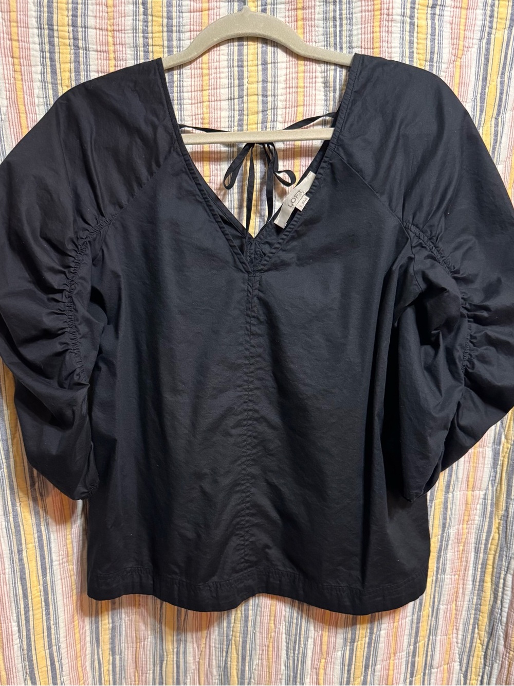 EUC LOFT Black V-Neck Puff-Sleeve Tie-Back Blouse Sz S